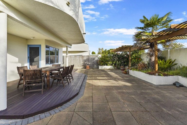 Photo of property in 24c The Esplanade, Westshore, Napier, 4110