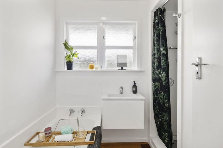 Photo of property in 18 Byron Street, Miramar, Wellington, 6022