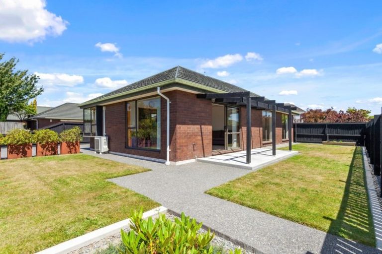 Photo of property in 1/14 Arkwright Place, Halswell, Christchurch, 8025