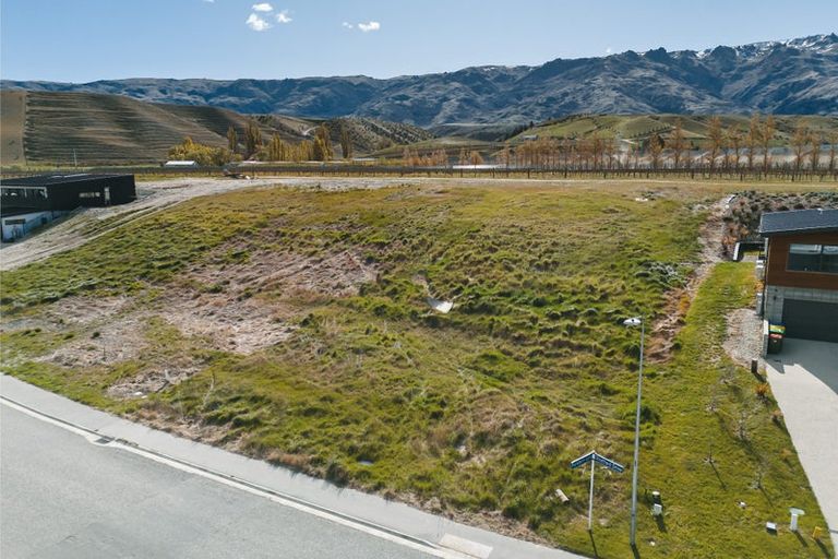 Photo of property in 65 Stratford Drive, Mount Pisa, Cromwell, 9383