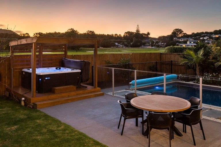 Photo of property in 12 Sandleigh Drive, Athenree, Waihi Beach, 3177