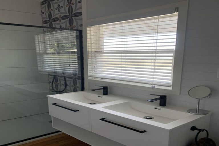 Photo of property in 62 Moana Road, Okitu, Gisborne, 4010