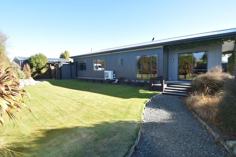 Photo of property in 16 Matukituki Crescent, Twizel, 7901