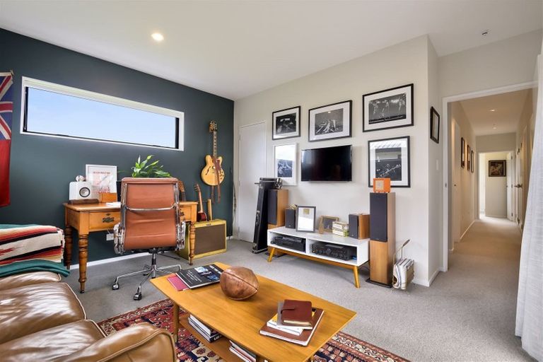 Photo of property in 2 Len Ireland Drive, Kumeu, 0810