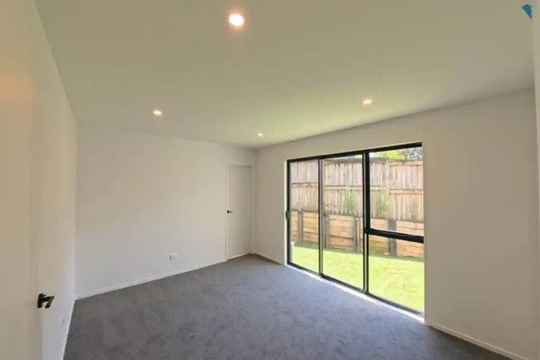 Photo of property in 7c Titirangi Road, New Lynn, Auckland, 0600