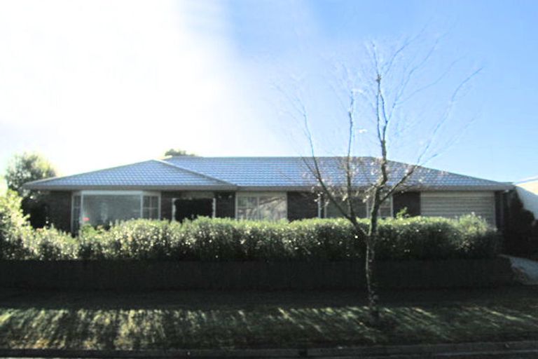 Photo of property in 2 Heather Place, Melville, Hamilton, 3206