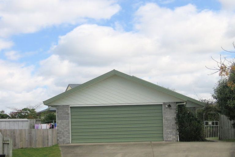 Photo of property in 64 Dalton Drive, Papamoa Beach, Papamoa, 3118