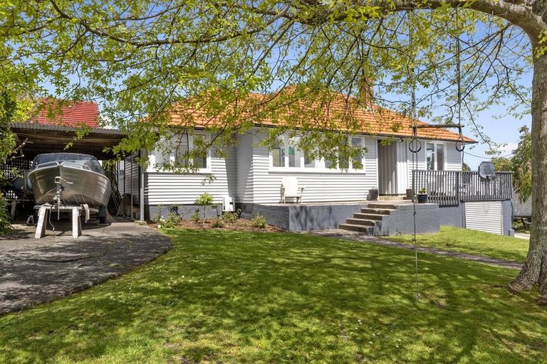 Photo of property in 14 Fraser Road, Narrow Neck, Auckland, 0624