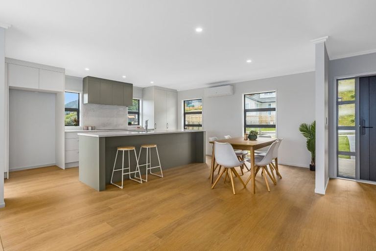 Photo of property in 8 Wilson Way, Waikanae, 5036