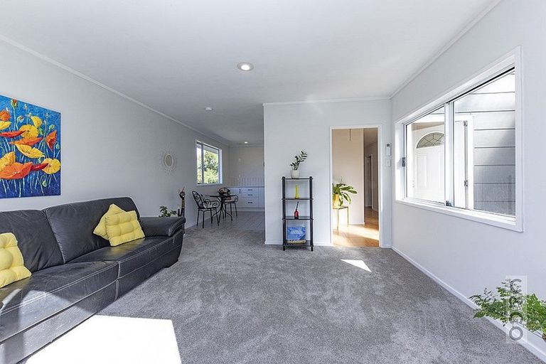 Photo of property in 2246 State Highway 16, Helensville, 0875