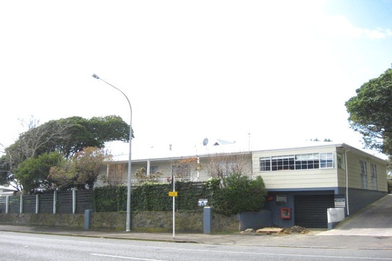 Photo of property in 1/39 Mangorei Road, Strandon, New Plymouth, 4312