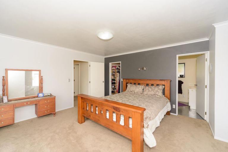 Photo of property in 22 Logan Way, Kelvin Grove, Palmerston North, 4414
