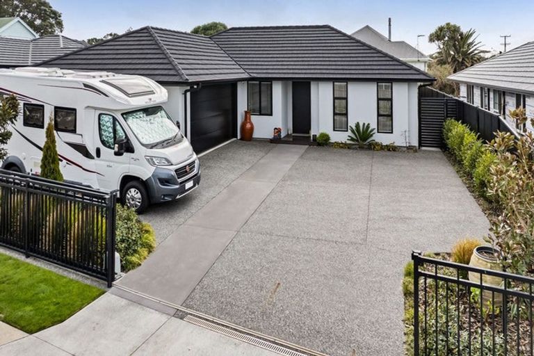 Photo of property in 2 Atea Place, Hawera, 4610