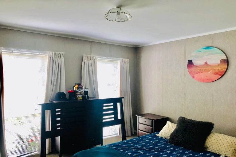 Photo of property in 17 Waimoko Glen, Swanson, Auckland, 0612