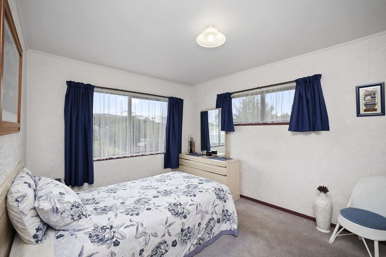 Photo of property in 2 Caledonia Place, Highlands Park, New Plymouth, 4312