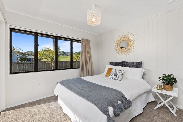 Photo of property in 23 Ferndale Drive, Kawakawa Bay, Papakura, 2585