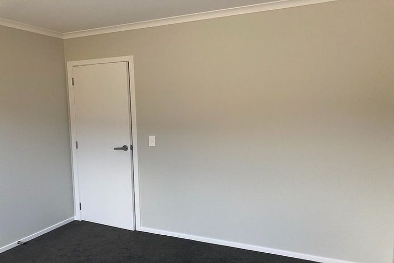 Photo of property in 32 Grovedale Square, Wainuiomata, Lower Hutt, 5014
