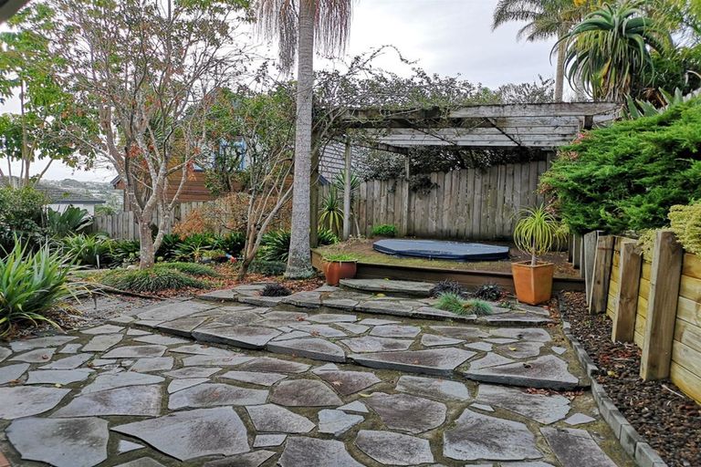 Photo of property in 62 Newhaven Terrace, Mairangi Bay, Auckland, 0630