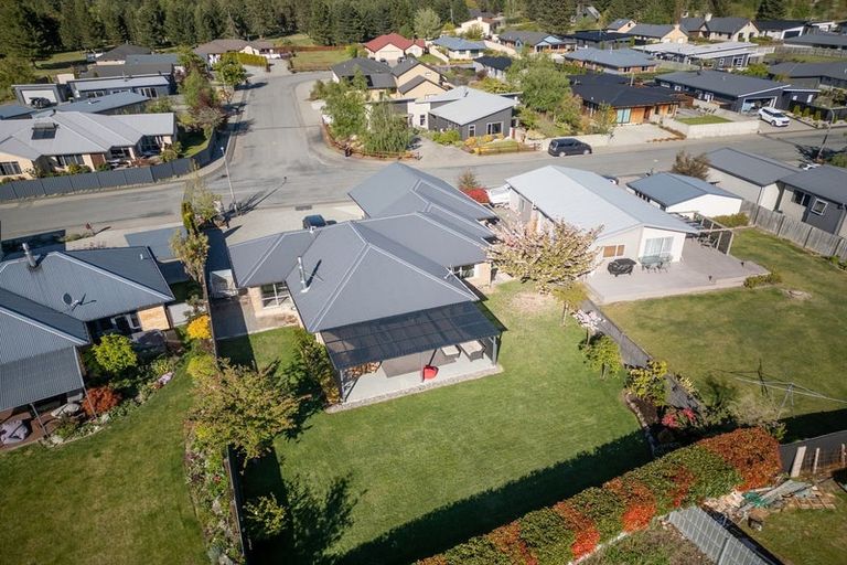 Photo of property in 10 Rhoboro Road, Twizel, 7901