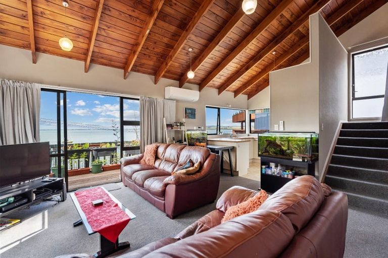 Photo of property in 118 Beach Road, Onerahi, Whangarei, 0110