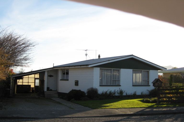 Photo of property in 3 Dale Crescent, East Gore, Gore, 9710