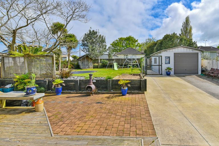 Photo of property in 76 Arimu Road, Papakura, 2110