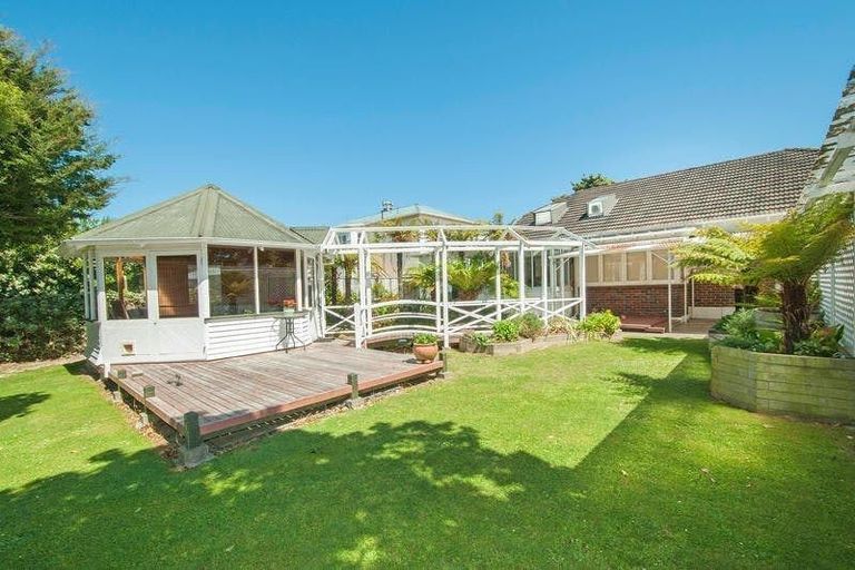 Photo of property in 24 Ludlam Crescent, Woburn, Lower Hutt, 5010