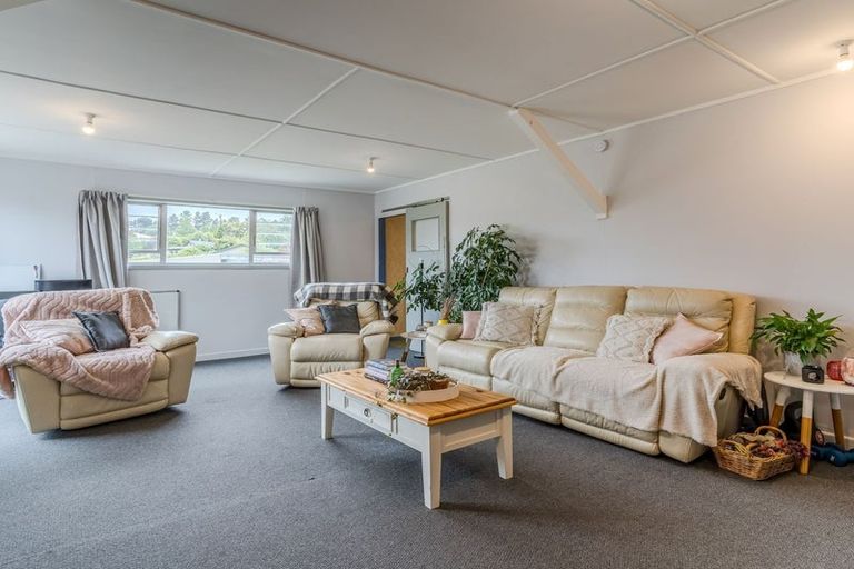 Photo of property in 10 Beach Street, Waikouaiti, 9510