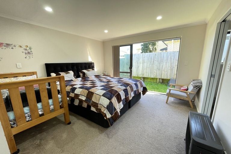 Photo of property in 3 Addison Drive, Glendene, Auckland, 0602