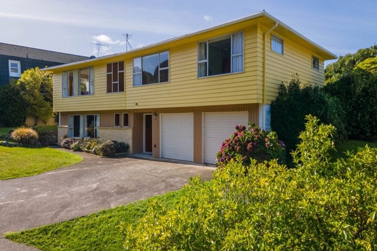 Photo of property in 48 Oriel Avenue, Tawa, Wellington, 5028