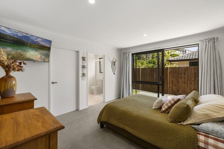 Photo of property in 14 Winspear Place, Omokoroa, 3114