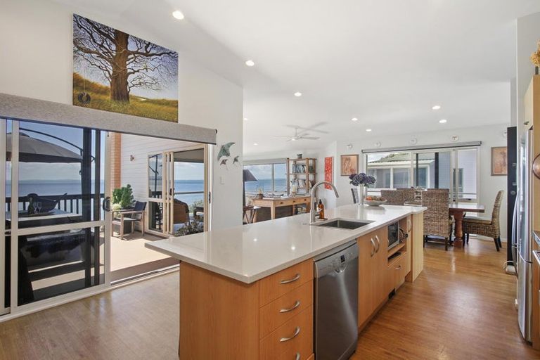 Photo of property in 16a Crispe Road, Clarks Beach, 2122