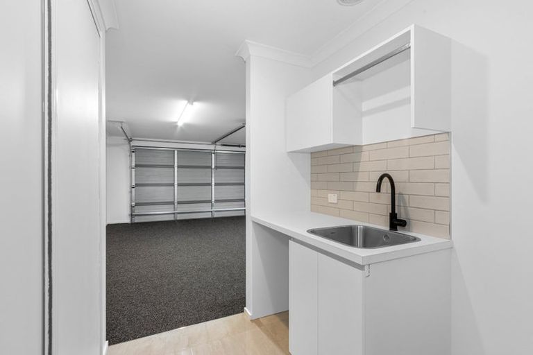 Photo of property in 20 Salkeld Place, Woodend, 7610