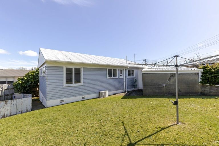 Photo of property in 3 Tay Street, Spotswood, New Plymouth, 4310