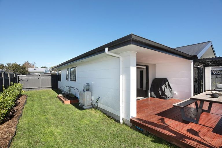 Photo of property in 7b Terrace Street, Marton, 4710