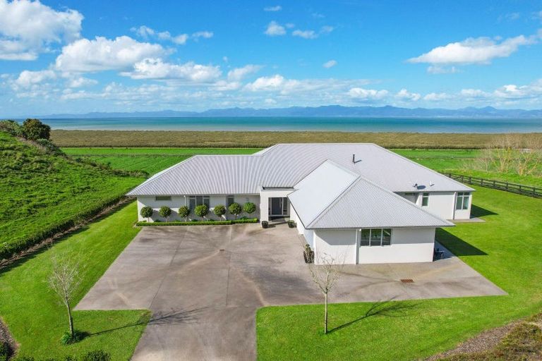 Photo of property in 766a Back Miranda Road, Pukorokoro / Miranda, Thames, 3576