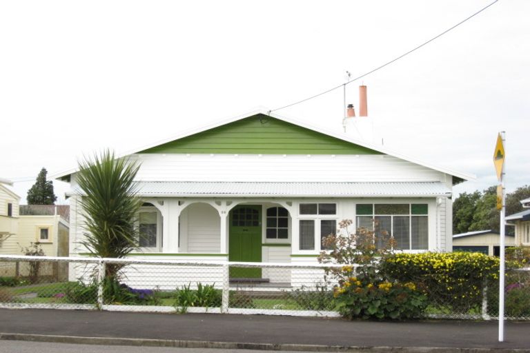 Photo of property in 25 Paynters Avenue, Strandon, New Plymouth, 4312