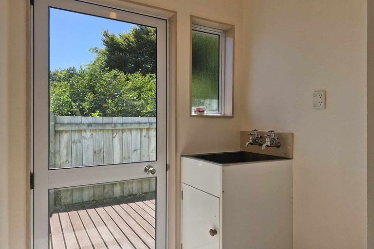 Photo of property in 12 Karaka Street, Merrilands, New Plymouth, 4312