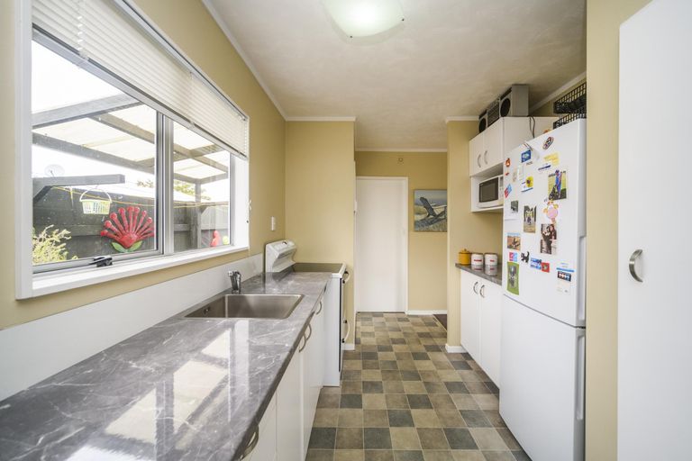 Photo of property in 17 Cargill Grove, Kelvin Grove, Palmerston North, 4414