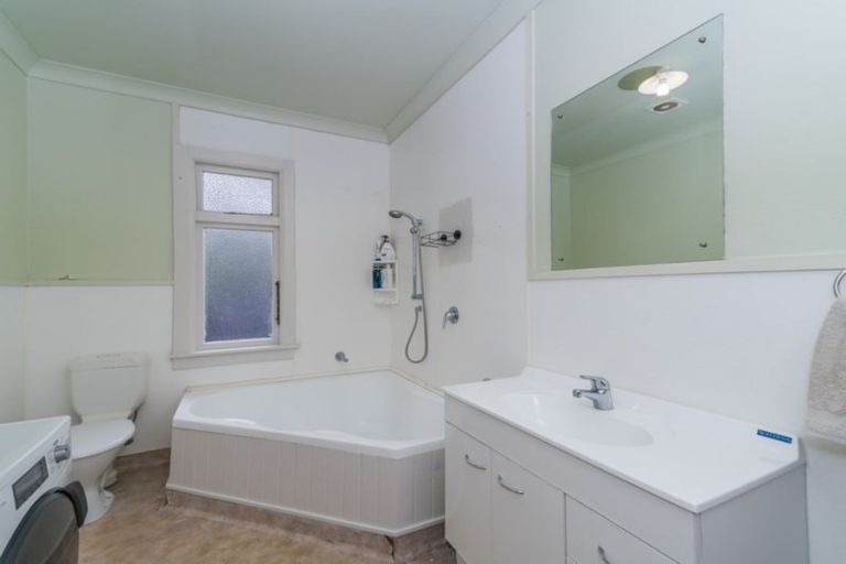 Photo of property in 20 Milson Line, Roslyn, Palmerston North, 4414