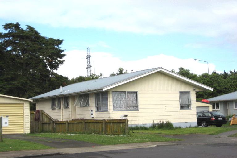 Photo of property in 24 Joanne Place, Rosehill, Papakura, 2113