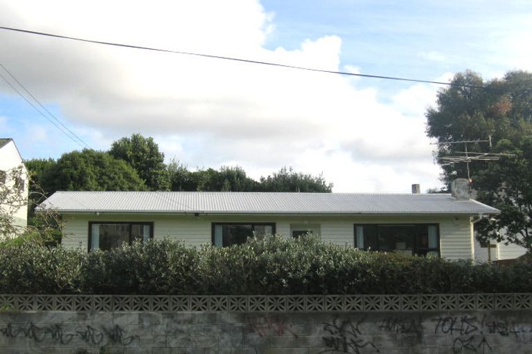 Photo of property in 22 Levant Street, Cannons Creek, Porirua, 5024