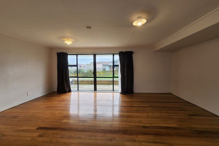 Photo of property in 18 Totara Street, Waiuku, 2123