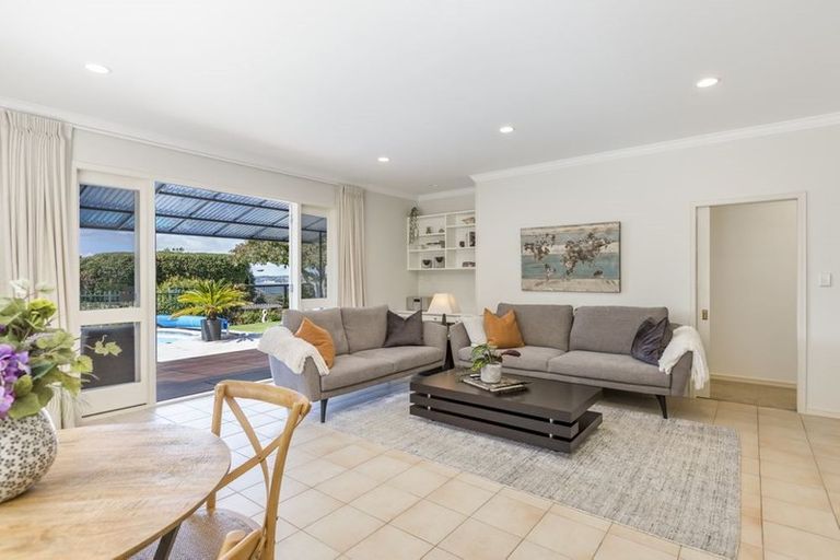 Photo of property in 45 Auld Street, Torbay, Auckland, 0630