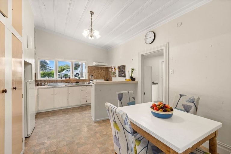 Photo of property in 25 Derrick Road, Kawakawa, 0210