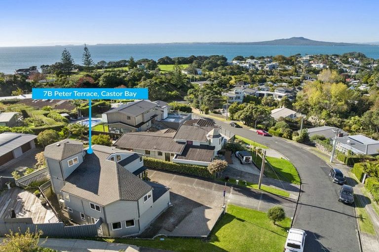 Photo of property in 7b Peter Terrace, Castor Bay, Auckland, 0620