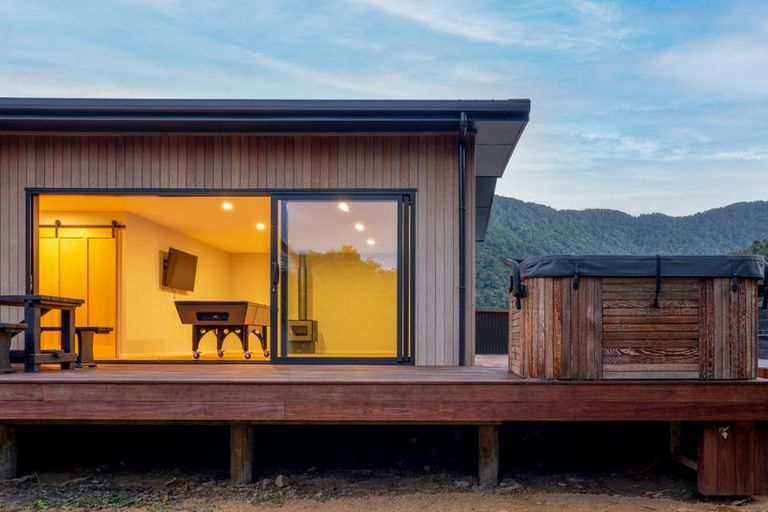 Photo of property in 30 Matai Street, Duncan Bay, Tennyson Inlet, 7195