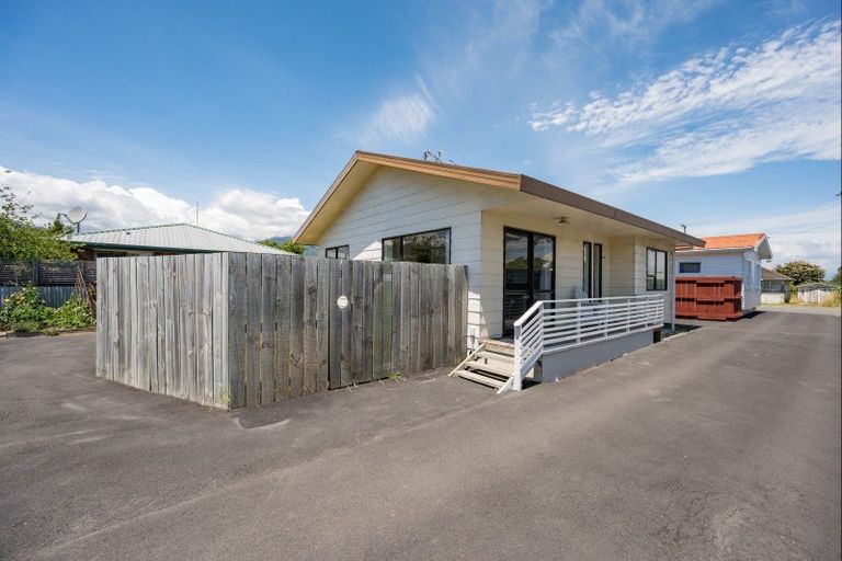 Photo of property in 2/116 Parkers Road, Tahunanui, Nelson, 7011