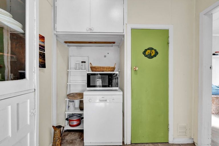 Photo of property in 10 Miro Street, Inglewood, 4330