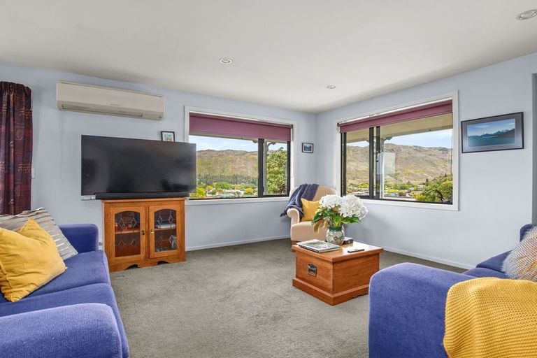 Photo of property in 56 Shields Street, Clyde, 9330